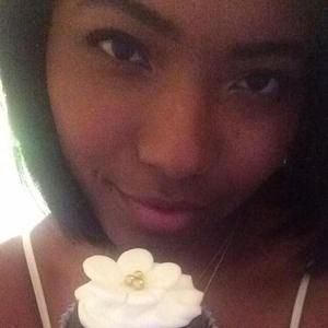 Meet your Posher, Mikaili